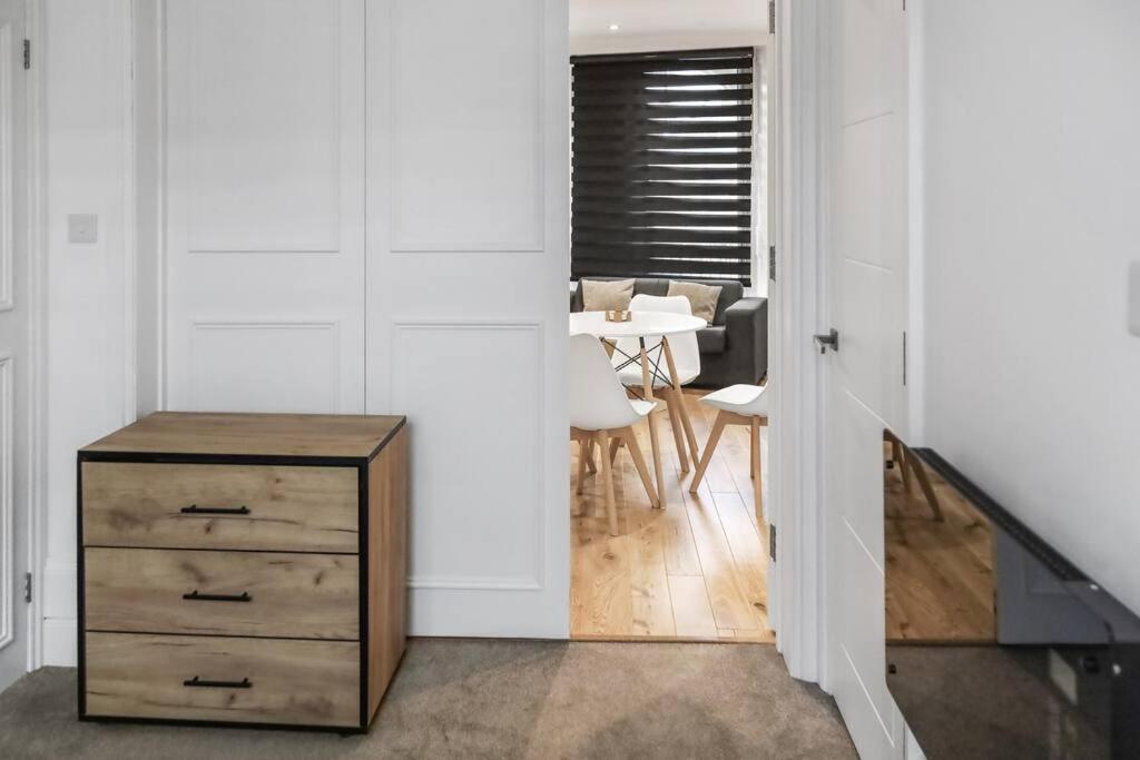 Bright And Spacious 1-Bdr Flat W/ Free Parking Reading Eksteriør billede